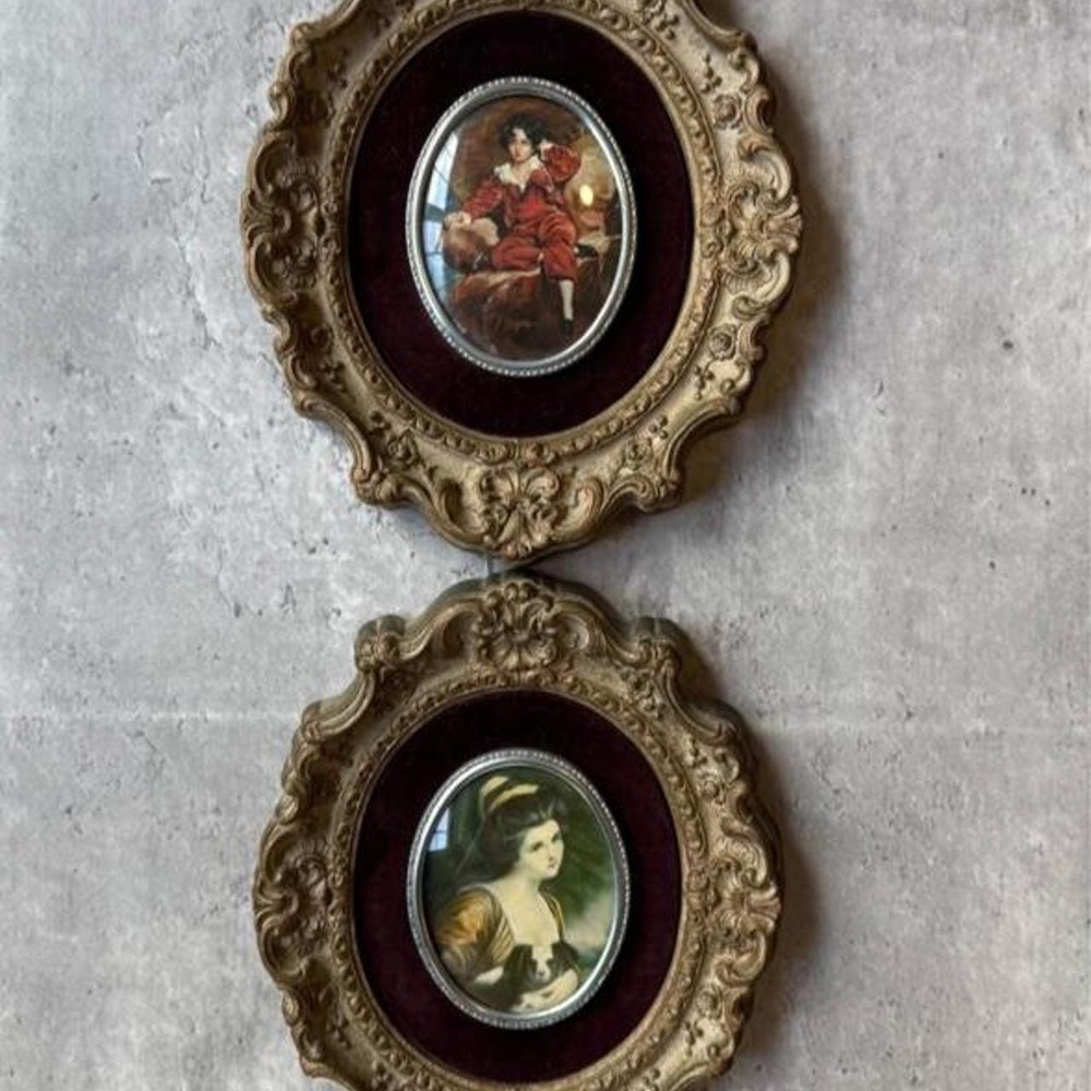 Vintage Ornate Gold Framed Portraits Pair Velvet Backing Oval Art 7x6